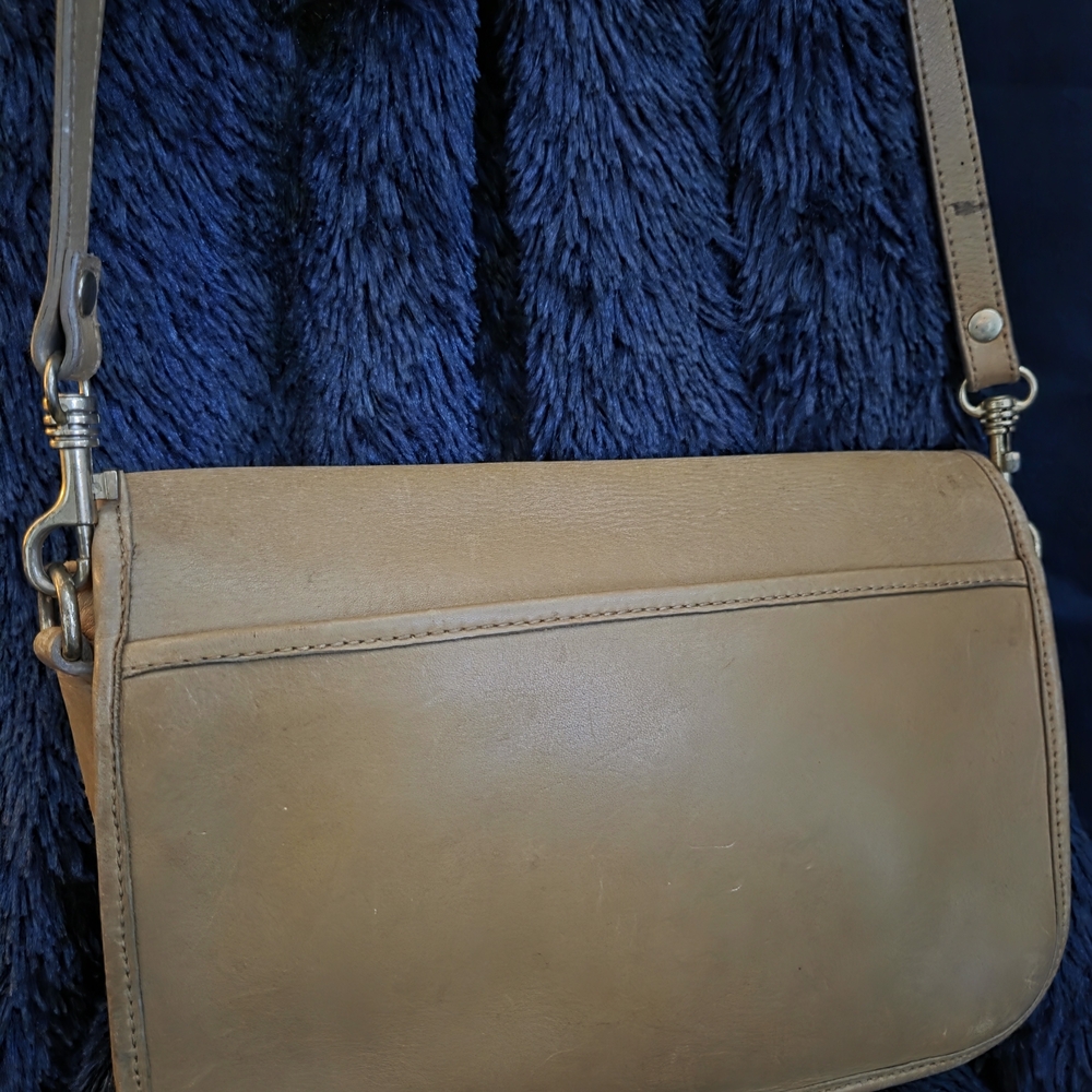 Hunt Club Genuine Leather Tan Crossbody Bag Vintage Turn Lock Purse - Picture 7 of 17